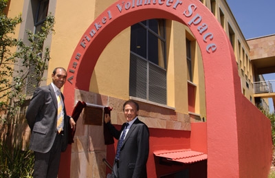 Professor Tyrone Pretorius Pro Vice-Chancellor and President, South Africa campus and Dr Alan Finkel, Chancellor
