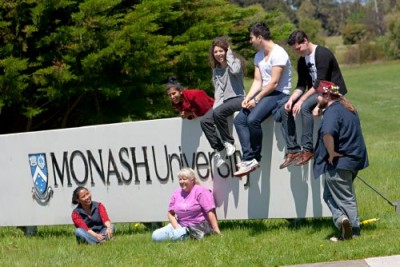 Students at the entrance of Berwick campus
